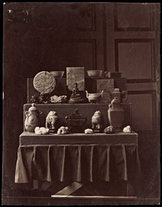 北京の夏の宮殿にあったフランスの戦利品 作： Andre Adolphe Eugene Disderi