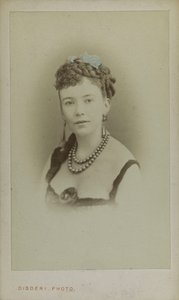 コーラ パールの肖像 1836 ～ 1886 年、1865 年頃。