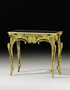 ルイ14世支局、1700年頃（オルモル、べっ甲、黒檀、真ちゅう、青で染色されたホーン） 作： Andre Charles (attr. to) Boulle