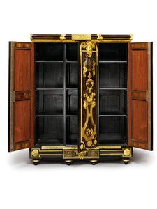 ルイ14世プチアモワーズ、c.1700-10（オルモル、真ちゅう、べっ甲、黒檀、寄木細工） 作： Andre Charles (attr. to) Boulle