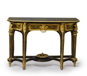 ルイ14世のピアテーブルのマッチしたペアの1つ、c.1710（オルモルに取り付けられ、ブール真鍮の象眼細工のべっ甲）（469014および469015も参照） 作： Andre Charles (attr. to) Boulle