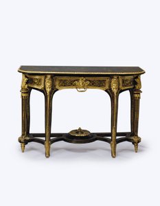 オルモルに取り付けられた茶色のべっ甲の桟橋テーブルの1つ、c.1710（オルモル、真ちゅうの象眼細工、べっ甲、革）（360580も参照） 作： Andre Charles (attr. to) Boulle