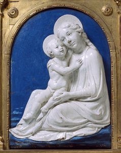 マドンナと子供（謙遜のマドンナ）（艶をかけられたテラコッタ） 作： Andrea Della Robbia