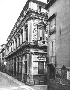 パラッツォポルトバルバラノ、1570年〜75年に建造 作： Andrea Palladio