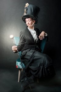  作： Andrzej Lisowski