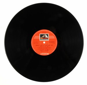 ジーン・セバスチャン・バッハ（Johann Sebastian Bach）のチェロ組曲第6番をパブロ・カザルスが解釈した、「EMI the voice of his master」ブランドの33ラウンドディスク（レコード）です。 作： 匿名匿名
