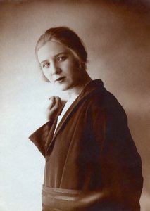 イザベラ・ダニロヴナ・ユリエヴァ（1899-2000）、アノニマス 作： Anonymous Anonymous