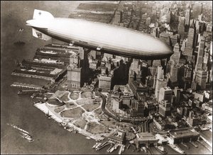 LZ127 ニューヨーク上空のグラーフ・ツェッペリン 1929年