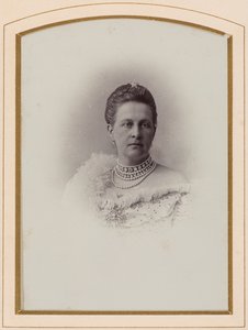 Olga Constantinovna de Russie, reine des Hellenes - ロシア大公妃オルガ・コンスタンティノヴナ（1851-1926）の肖像、匿名 .アルブミン写真。プライベートコレクション 作： Anonymous Anonymous