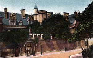 パリ：クリュニー美術館の風景。パリ市の「芸術アルバム」に掲載されている1920年の写真。個人蔵。