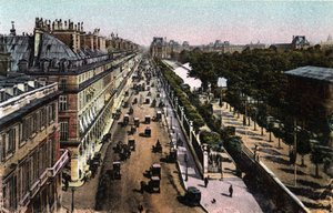 パリ：ルーブル美術館に向かうリヴォリ通りの交通の様子。1920年、パリ市の「芸術アルバム」に掲載された写真。個人蔵。 作： Anonymous Anonymous