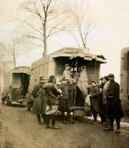 第一次世界大戦初期の歩兵中尉の個人アルバムからの写真（1st, Iere 作： Anonymous Anonymous