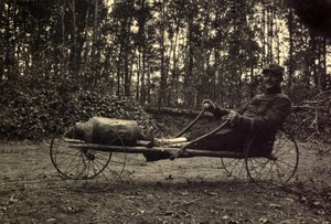 第一次世界大戦初期の歩兵中尉の個人アルバムからの写真（1st, Iere 作： Anonymous Anonymous