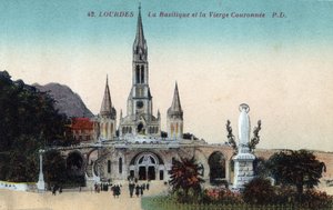 1900年頃、Hautes Pyrenees（65）のLourdes（ルルド）にあるバジリカと聖母の戴冠式。 作： Anonymous Anonymous