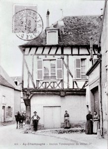 マルヌ河畔のアイシャンパーニュの町にあるアンリ4世のブドウ畑の風景 - 20世紀初頭の写真 - 個人蔵 作： Anonymous Anonymous