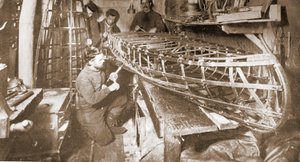 軽いセクショナル ボート、パブが建設されました。 ロンドン 1907 (白黒写真) 作： Anthony Fiala