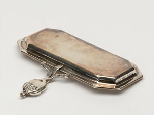 キャンドル・スナッフ・トレイ、ボード・オブ・オードナンス、1696年頃（トレイ、スナッフ 作： Anthony Nelme