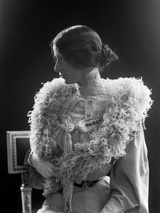 Cléo de Mérode, 1903年。 作： Anton Blomberg