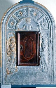天国への門の上に威厳を持つキリスト、2人の天使に挟まれて 1470～80年頃（ピエトラ・アレナリア