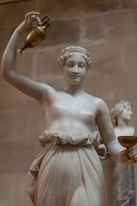 ヘーベ（マーブル 作： Antonio Canova