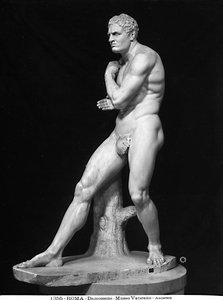 ダモクセヌスの像 1800年頃（大理石 作： Antonio Canova