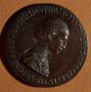 シギスムンド・パンドルフォ・マラテスタのエフィグ（リミニ、リミニ-1417年