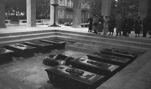 戦死した兵士の記念碑（モナコ 作： Armando Bruni