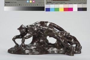 プーマを捕まえる犬 作： Arthur Putnam