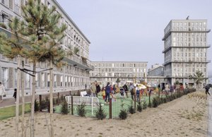 ル・アーヴル（セーヌ河畔）の住宅。2005年7月15日、ユネスコの世界遺産に登録された。ル・アーヴルは、第二次世界大戦中（1939～1945年）、フランスで最も荒廃した都市だった。オーギュスト・ペレ（1874-195）の指揮のもと再建された。