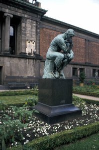 ロダン作「考える人」像、Ny Carlsberg Glyptotek、コペンハーゲン、デンマーク、ヨーロッパ