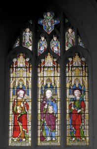 セントピーター、セントジェームズザグレート、セントジョンザエバンジェリスト、1851年（ステンドグラス） 作： Augustus Welby Northmore Pugin