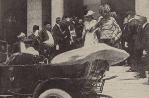1914年の暗殺直前、サラエボにいるフランツフェルディナンド大公とオーストリアのソフィー大公 作： Austrian Photographer