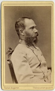 ハプスブルク＝ロレーヌ家出身のオーストリア皇帝フランソワ・ヨーゼフ（1830-1916）とハンガリー王（1867-1916）の肖像。ウィーンのヴィクトル・アンゲラー工房の写真。 作： Austrian Photographer