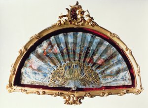 エリザベート皇后の祭壇のシーンで飾られたファン（象牙、金箔） 作： Austrian School