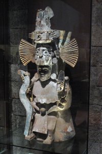 神トラロック、トラウアク、後古典期後期、1500年頃の形の香炉 作： Aztec