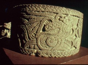 羽のある蛇の壺 作： Aztec