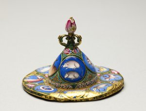 19世紀初頭、占星術の装飾が施された蓋付きのボウル、ソーサー、スプーン 作： Baqir