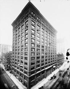 1900年頃、アメリカ・イリノイ州シカゴのMarquette Building（モノクロ写真 作： Barnes and Crosby