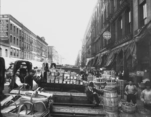 米国イリノイ州シカゴ、サウス・ウォーター・ストリート・マーケット、1905年頃（モノクロ写真 作： Barnes and Crosby
