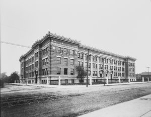 Wendell Phillips High School, Chicago, Illinois, USA, c.1904 (bw photo) 作： Barnes and Crosby