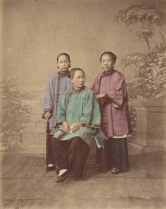 1870年代の上海の少女たち。 作： Baron Raimund von Stillfried