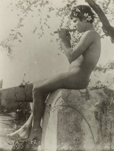 [フルートを吹く少年] 作： Baron Wilhelm von Gloeden