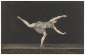 パ・ド・ゼフィールのパフォーマー、ダンサーのアネット・ケーブラー 作： Bartholomeus Ziesenis