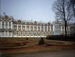 建築家バルトロメオ・フランチェスコ・ラストレッリ（1700年頃～1771年）が実現したエカテリーナ宮殿（ツァルスコエ・セーロまたはツァルスコエ・セーロ）の眺め 1752～1756年、ロシアのプーシキン（Pushkin