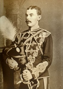 「第 12 ランサーズ エアリー伯中佐」、1901 年。 作： Bassano Ltd