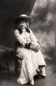 デシマムーア1871-1964、イギリスの女優、1907年。 作： Bassano Studio