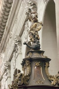 Pulpit of Verityとも呼ばれる説教壇、詳細：聖ミカエルとドラゴン、1749年（金箔、木材、寄木細工）（252679および252681も参照） 作： Bavarian school