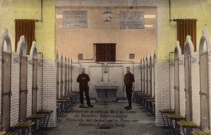ベバールーキャンプのバスルームのインテリア 作： Belgian Photographer