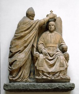 ラティーノ・ディ・カルロ・オルシーニ枢機卿（1410-1477）がアラゴン家のフェルディナンド2世（1452-1516）に王位を授ける ベネデット・ダ・マイアーノ（1442-1497）による大理石の彫刻。フィレンツェ、国立バルジェッロ美術館
