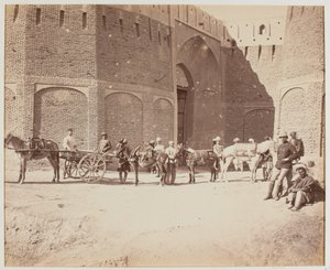 Durani Gate、Heyland Cart、Pack Mules、さまざまな種類のパック サドルを表示、Kandahar 作： Benjamin Simpson